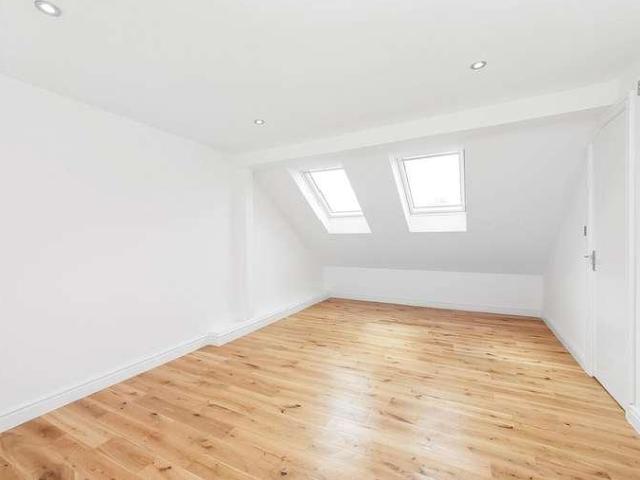Flat for sale in Loughborough Junction, Greater London