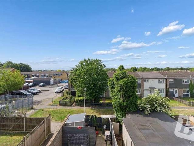 Flat for sale in Wickford