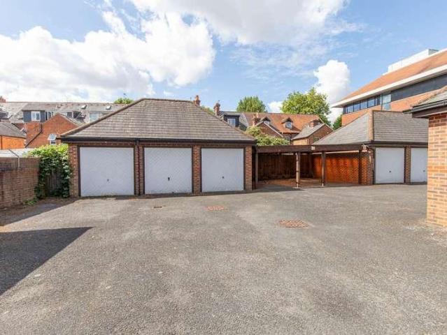 Flat for sale in Reading