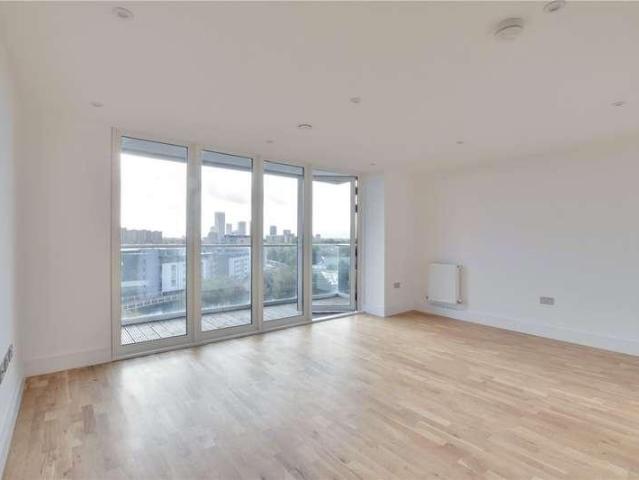Flat for sale in London Borough of Lewisham, Greater London