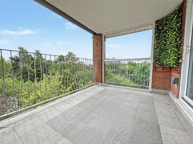 Flat for sale in Southport, Sefton