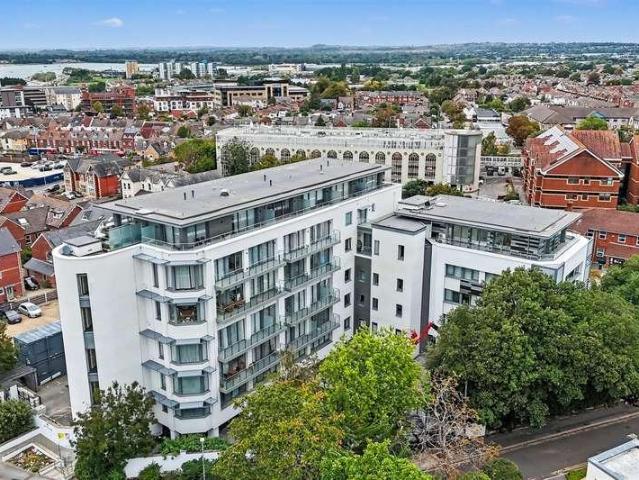 Flat for sale in Longfleet, Poole