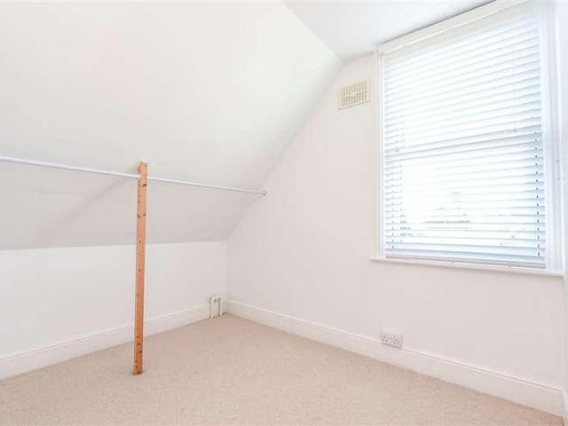Flat for sale in Reigate, Reigate and Banstead