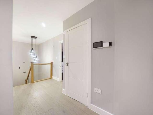 Flat for sale in London Borough of Croydon, Greater London