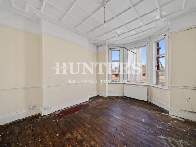 Flat for sale in Dollis Hill, Greater London