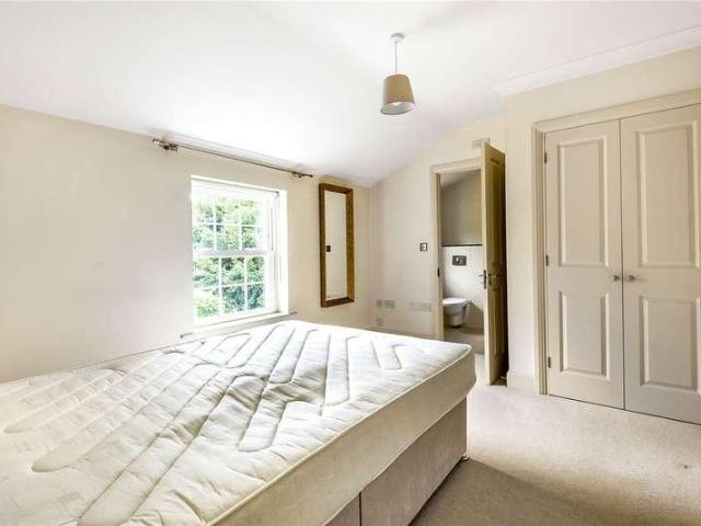 Flat for sale in Speen, West Berkshire