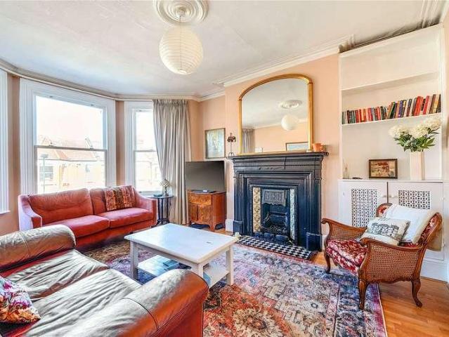 Flat for sale in London Borough of Haringey, Greater London