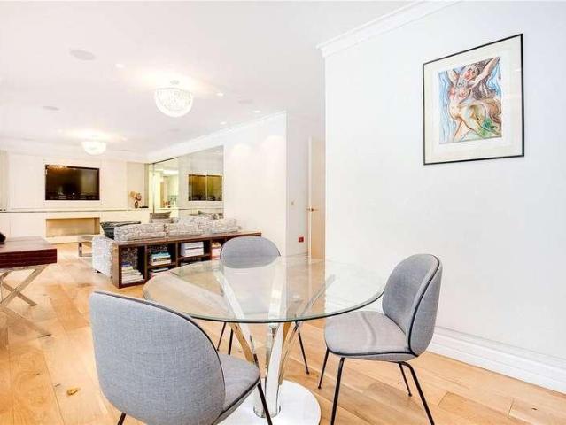 Flat for sale in Chelsea, Greater London