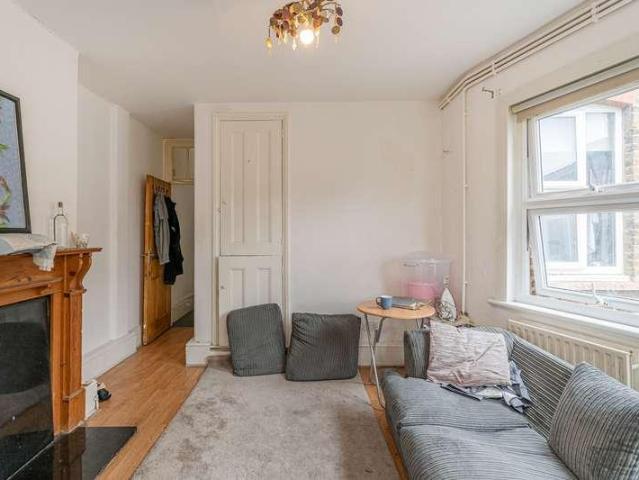 Flat for sale in Noel Park, Greater London