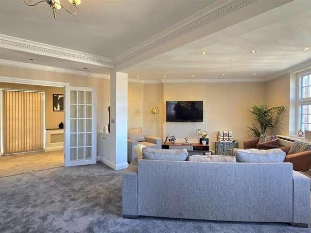 Flat for sale in Paddington, Greater London