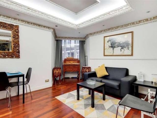 Flat for sale in Knightsbridge, Greater London