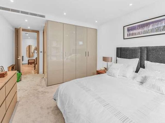 Flat for sale in Hammersmith, Greater London