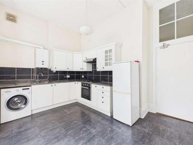 Flat for sale in Hotwells, Feckenham