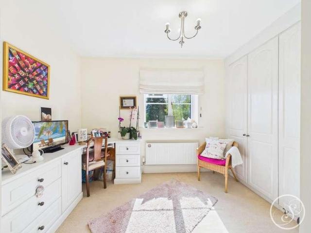 Flat for sale in Alwoodley, West Yorkshire