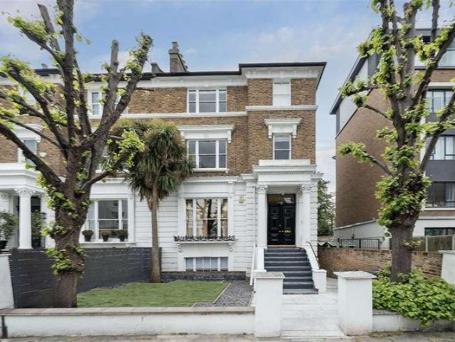 Flat for sale in South Hampstead, Greater London