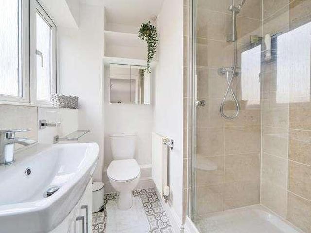 Flat for sale in New Botley, Oxford