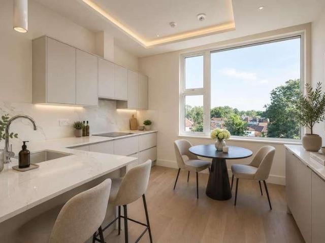 Flat for sale in The Hale, Greater London