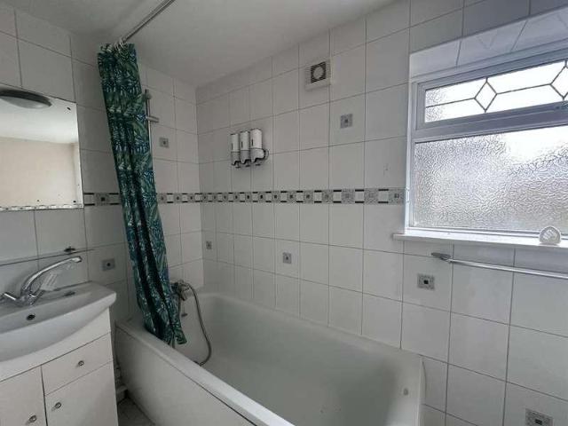 Flat for sale in Penderry, Nangreaves