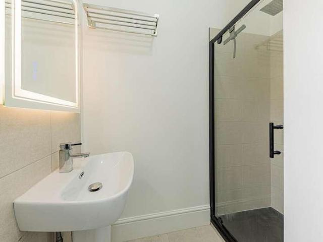 Flat for sale in Longport, The Bridge