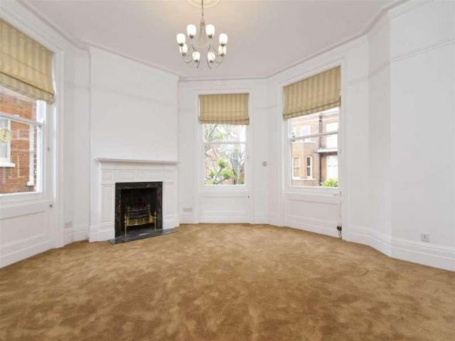 Flat for sale in West Kensington, Greater London