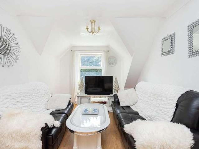 Flat for sale in Talbot Village, Bournemouth