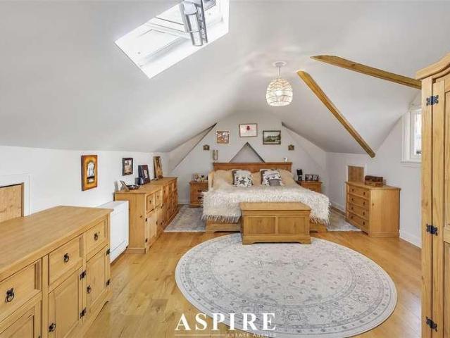 Flat for sale in Leigh on Sea, Southend-on-Sea