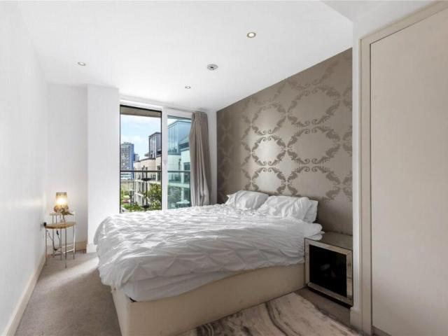 Flat for sale in Imperial Wharf, Greater London