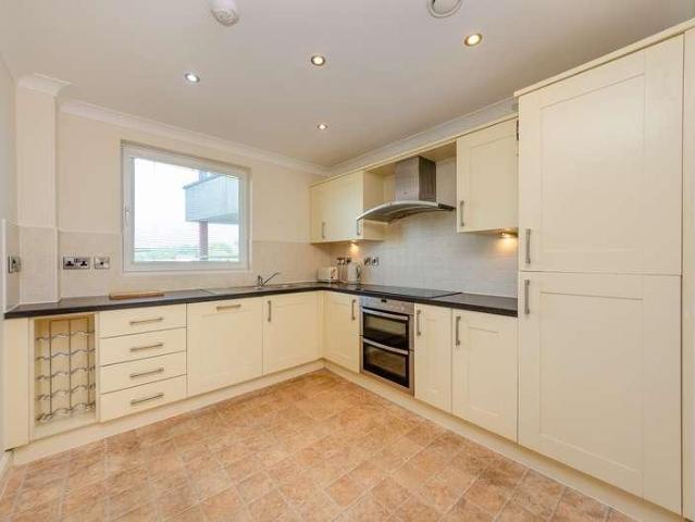 Flat for sale in Caernarfon