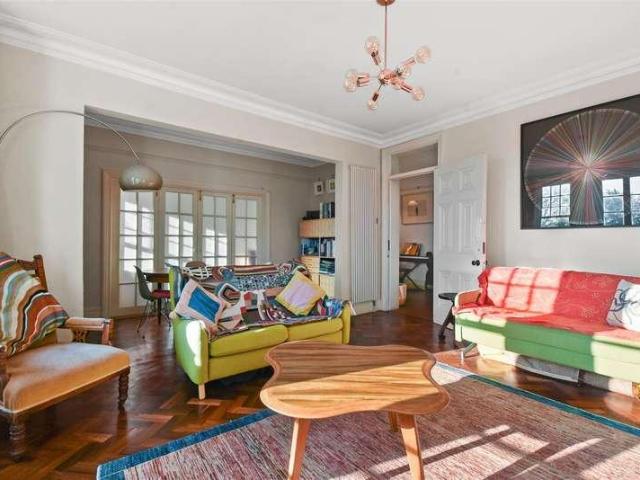 Flat for sale in Dartmouth Park, Greater London