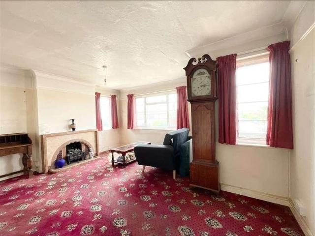 Flat for sale in West Worthing, Worthing