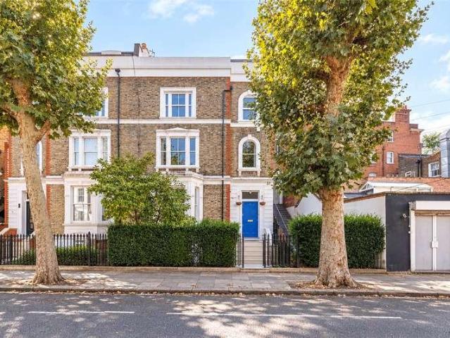 Flat for sale in Walham Green, Greater London