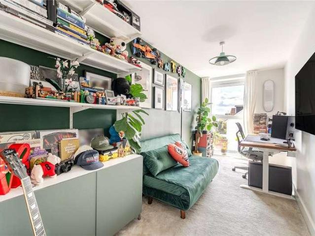 Flat for sale in West End, Blackhills