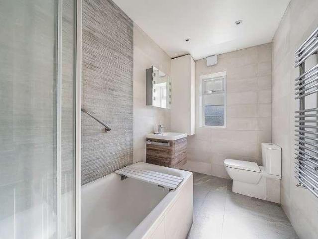 Flat for sale in Greater London