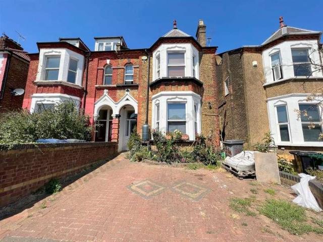 Flat for sale in London Borough of Barnet, Greater London