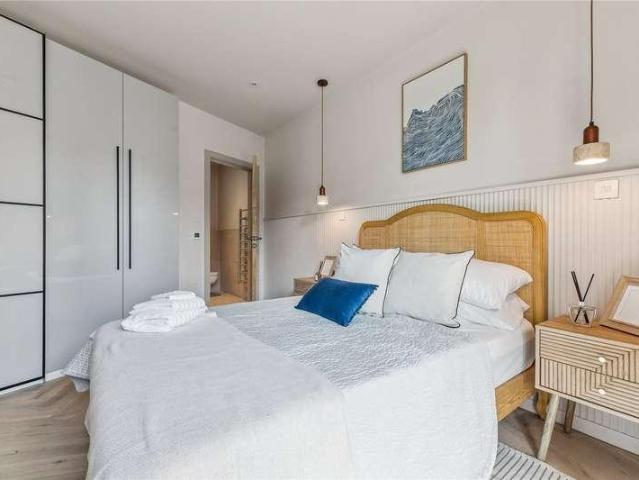 Flat for sale in London Borough of Merton, South Wimbledon