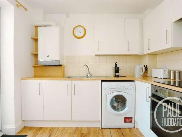 Flat for sale in Eastbridge, Suffolk
