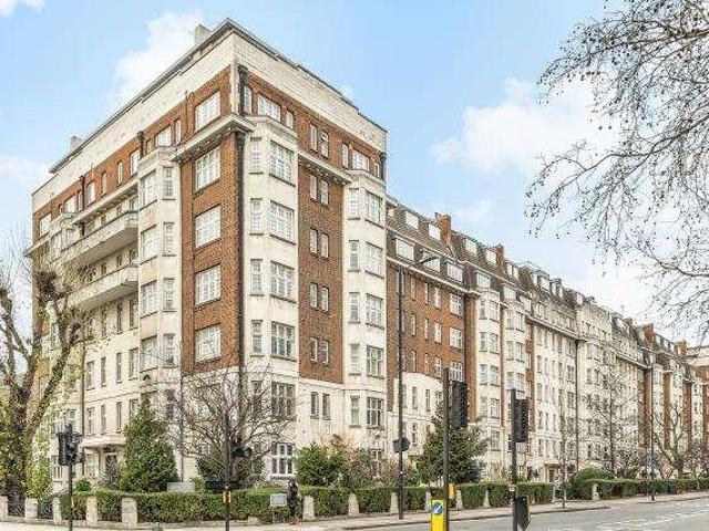 Flat for sale in St. John's Wood, Greater London