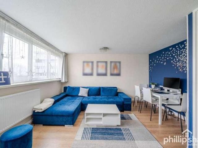Flat for sale in London Borough of Hounslow, Heston