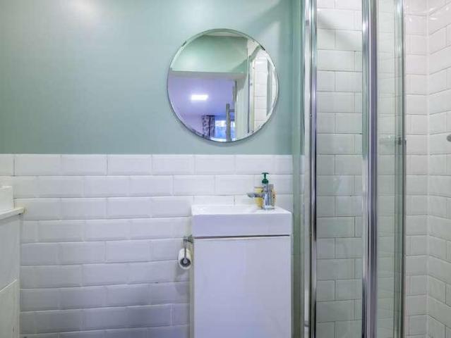 Flat for sale in Loughborough Junction, Greater London