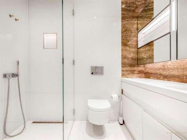 Flat for sale in Westminster, Greater London