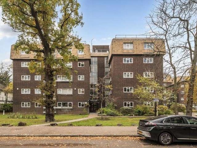 Flat for sale in Greater London