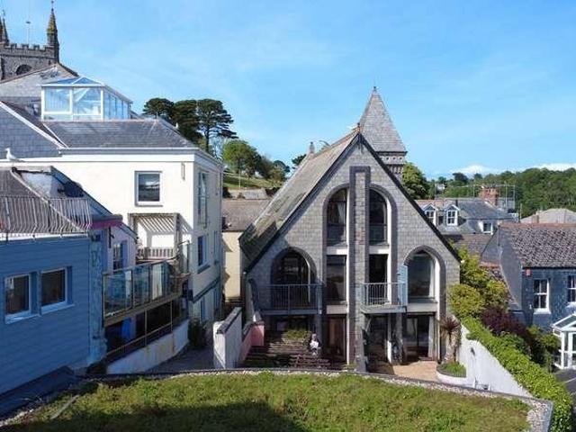 Flat for sale in Fowey, Cornwall