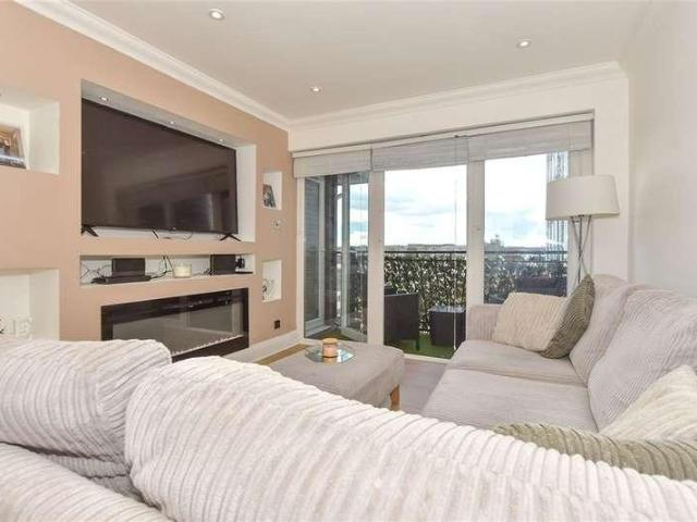 Flat for sale in Wickford