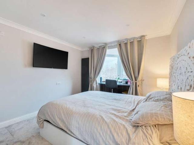 Flat for sale in Poole