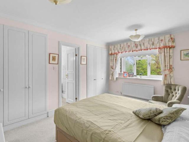 Flat for sale in Amersham, Buckinghamshire