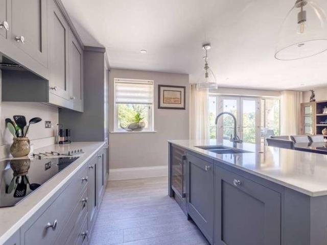 Flat for sale in Gerrards Cross, Denham