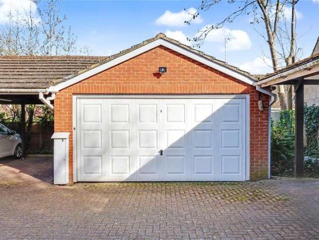 Flat for sale in Greater London