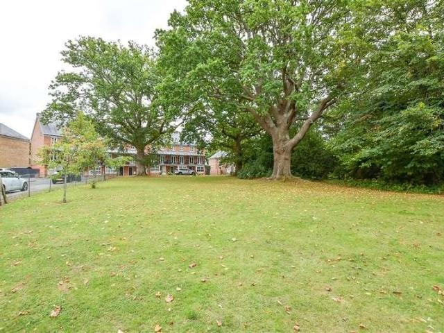 Flat for sale in Glynde, West Sussex