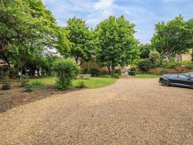 Flat for sale in London Borough of Lewisham, Blackheath