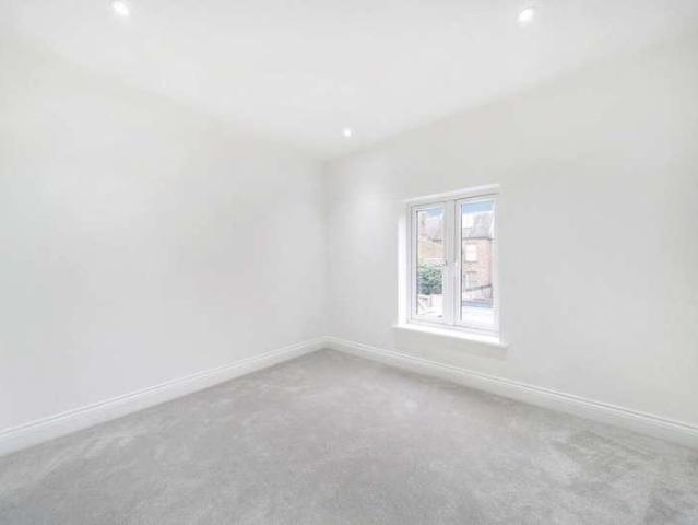 Flat for sale in London Borough of Ealing, Hanwell